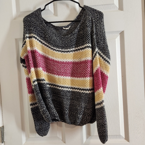 eesome Tops - ee:some sweater